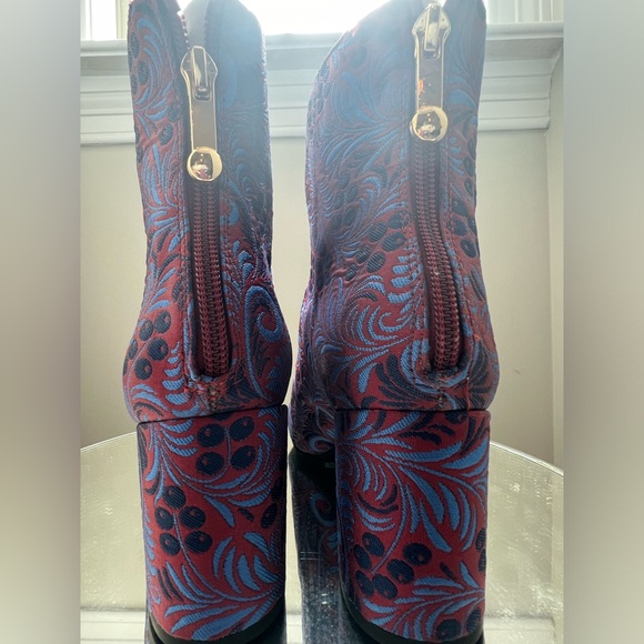 NWOT! These 1901 boots are a showstopper with this print and a size  7.5. - Picture 5 of 6